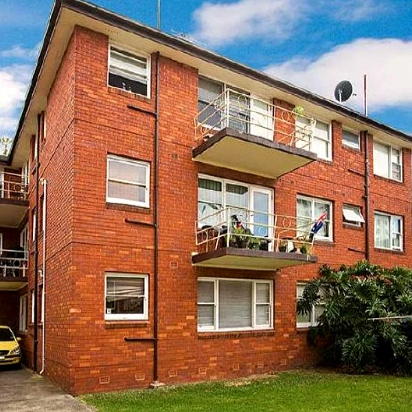 Brick apartment block in the Sutherland Shire on a scheduled roof maintenance program
